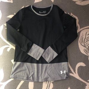 Under armor fitted youth, large cold gear, long sleeve shirt